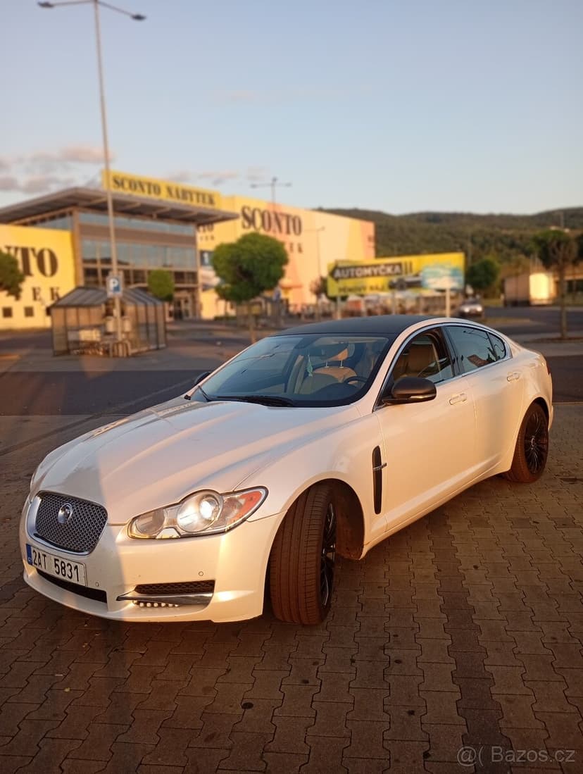 Jaguár xf 3.0 diesel 177 kW .