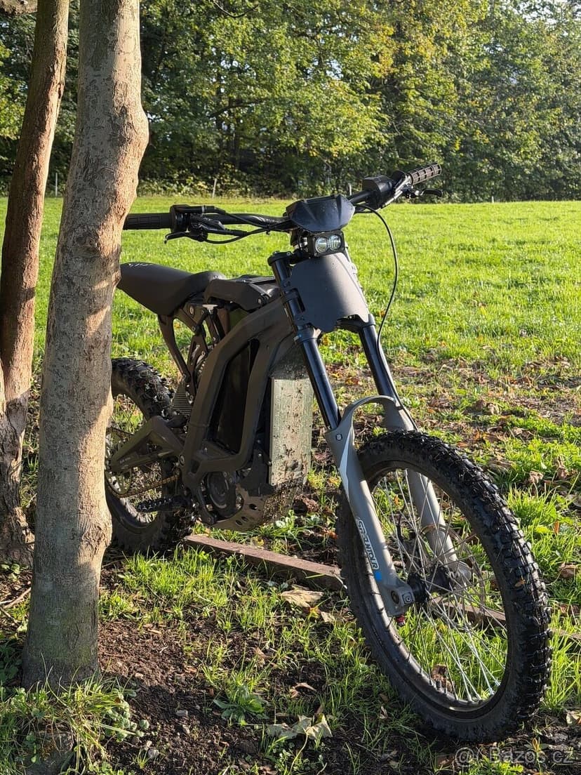 SurRon Light Bee L1e – 17 kW, nová baterie 56Ah v záruce