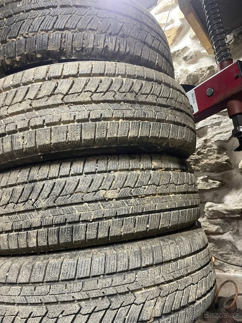 Zimní pneu Fortune snowfun FSR-901 205/70/15