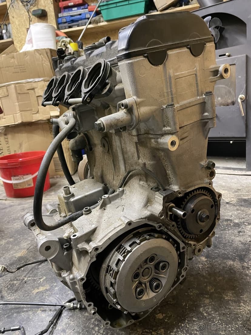 Suzuki GSX-R 1000 K4 díly motoru