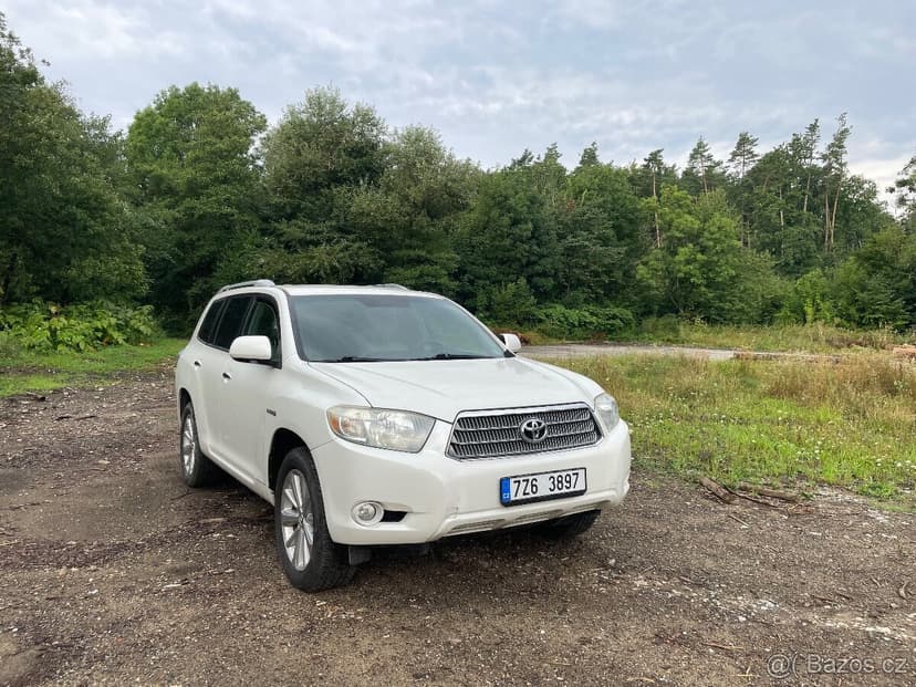 2009 Toyota Highlander Hybrid Limited.