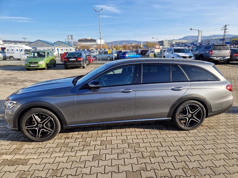 Mercedes-Benz E400D All-Terrain 2022 77 tis. km DPH