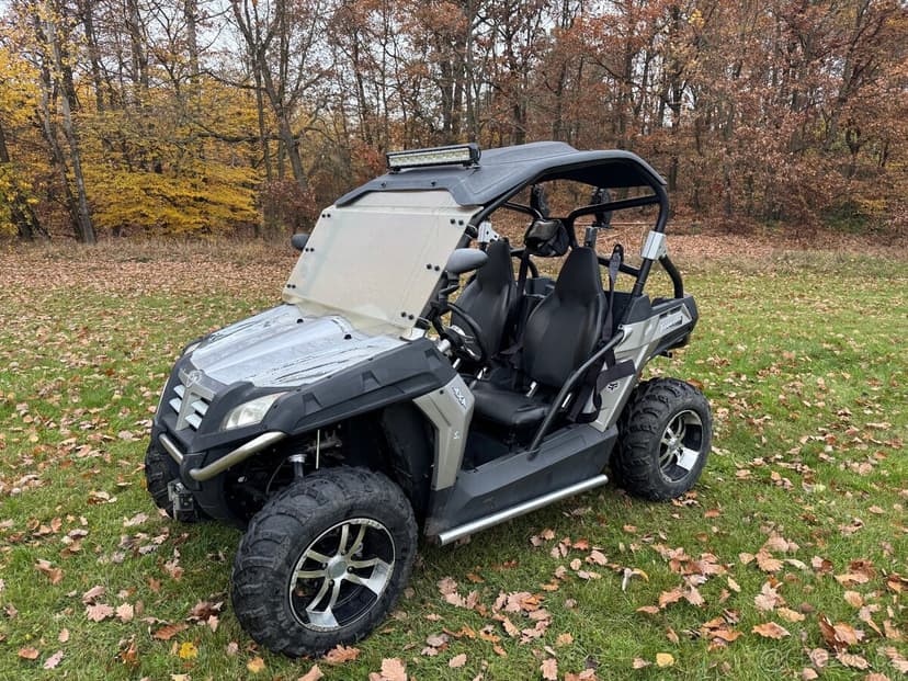 Buggy 4x4 CF moto Gladiator Z6 EFI