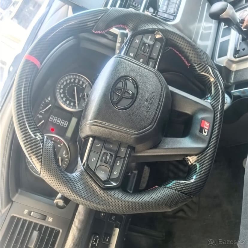 Sportovní volant Toyota GR – kůže / karbon – 2003–2026