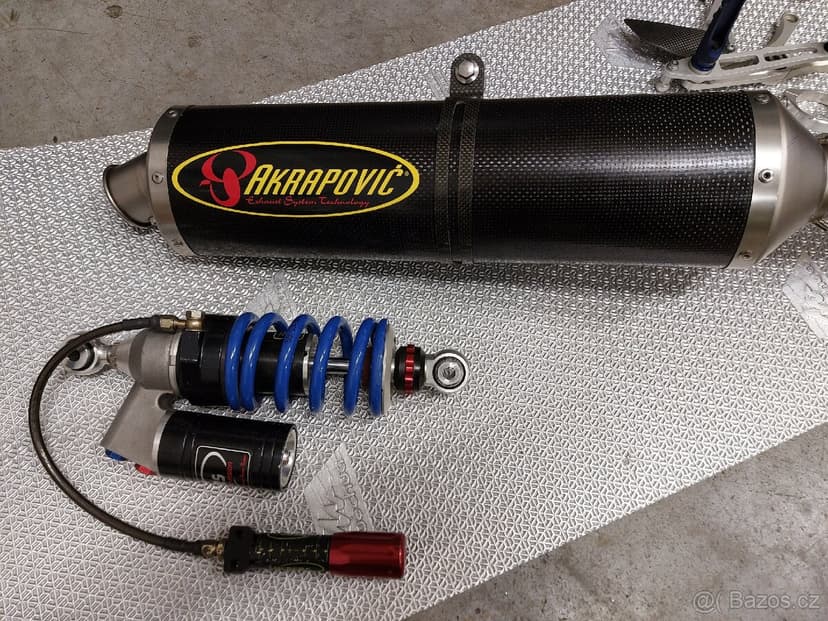 Díly, Výfuk Akrapovic Yamaha yzf R1 1998