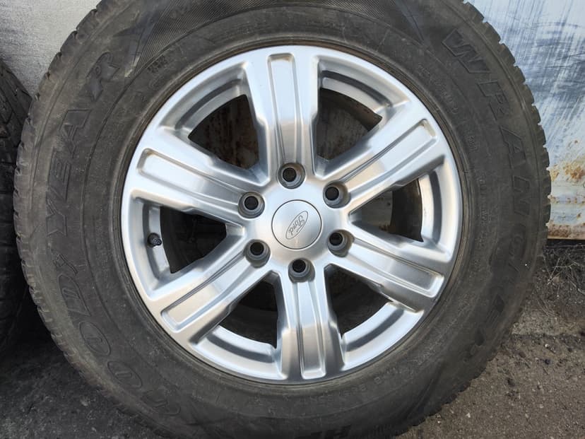 17"alu sada 6x139 origo Ford Ranger 265/65 Goodyear TPMS