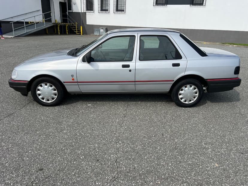 Ford Sierra 2,0i CLX, automat