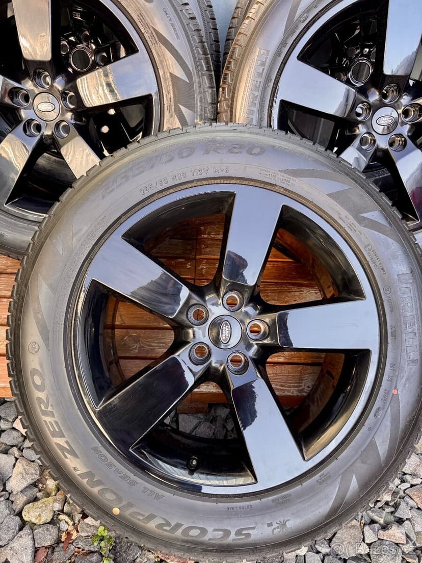 ORIG.LAND ROVER DEFENDER R20 255/60/20. NOVE 5Kusov.