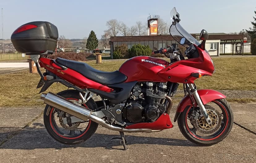 Kawasaki ZR-7S skvělý stav, po velkém servisu