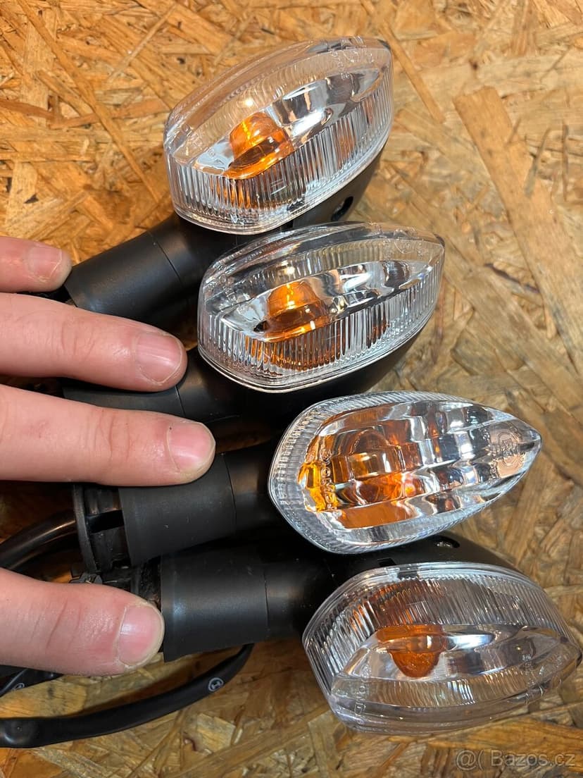 Sada blinkrů na Yamaha R1 RN22 09-14