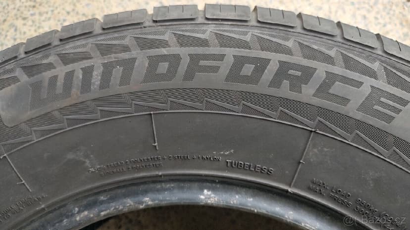 pneu 235/70/16 106 H letní mírně jeté 2ks