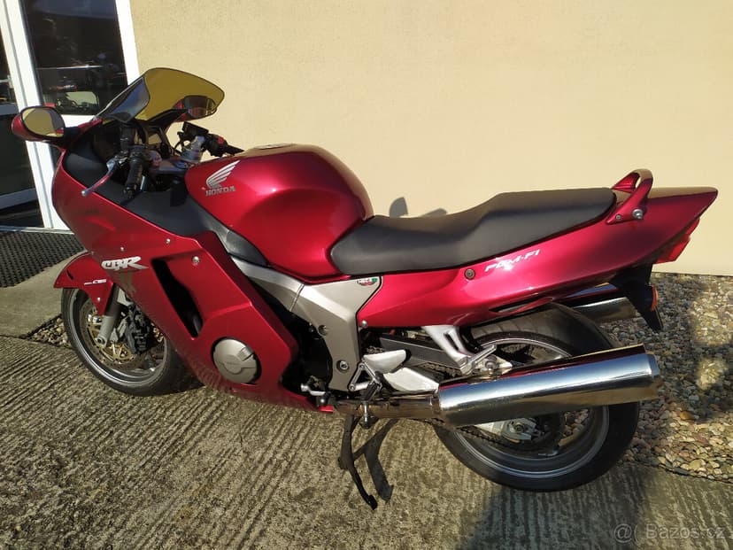 Honda CBR 1100 XX Superblackbird-2000-originální stav