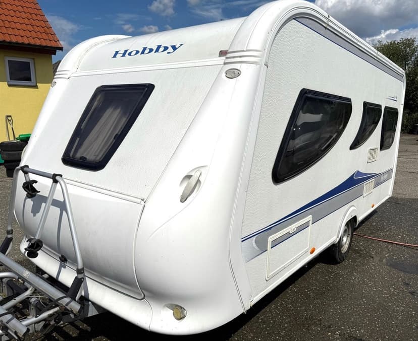 Hobby 460 UFe La Vita, MOVER, PŘEDSTAN, NOSIČ KOL