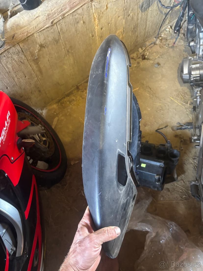 Podsedadlova kapota zadni svetlo Honda CB600F Hornet 98-02