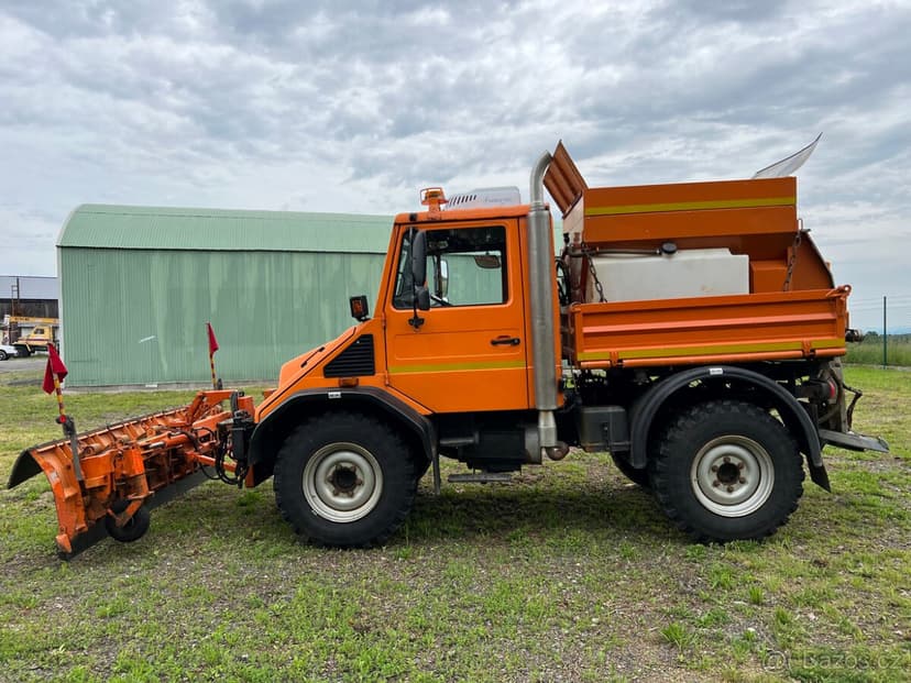 ZIMNÍ ÚDRŽBA - MERCEDES BENZ UNIMOG