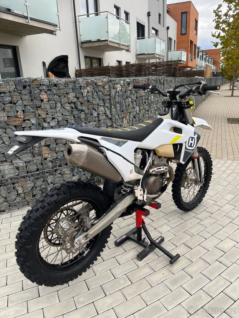 Husqvarna FE 250, rv. 2022, 100mth