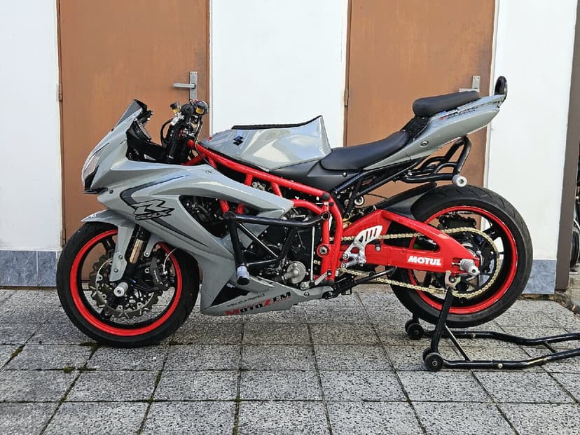 Suzuki GSX-R 750 K7 Stunt