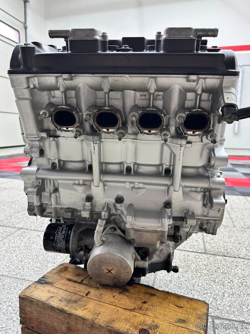 Prodam motor z HONDA CBR 1000RR / SC57E 126KW