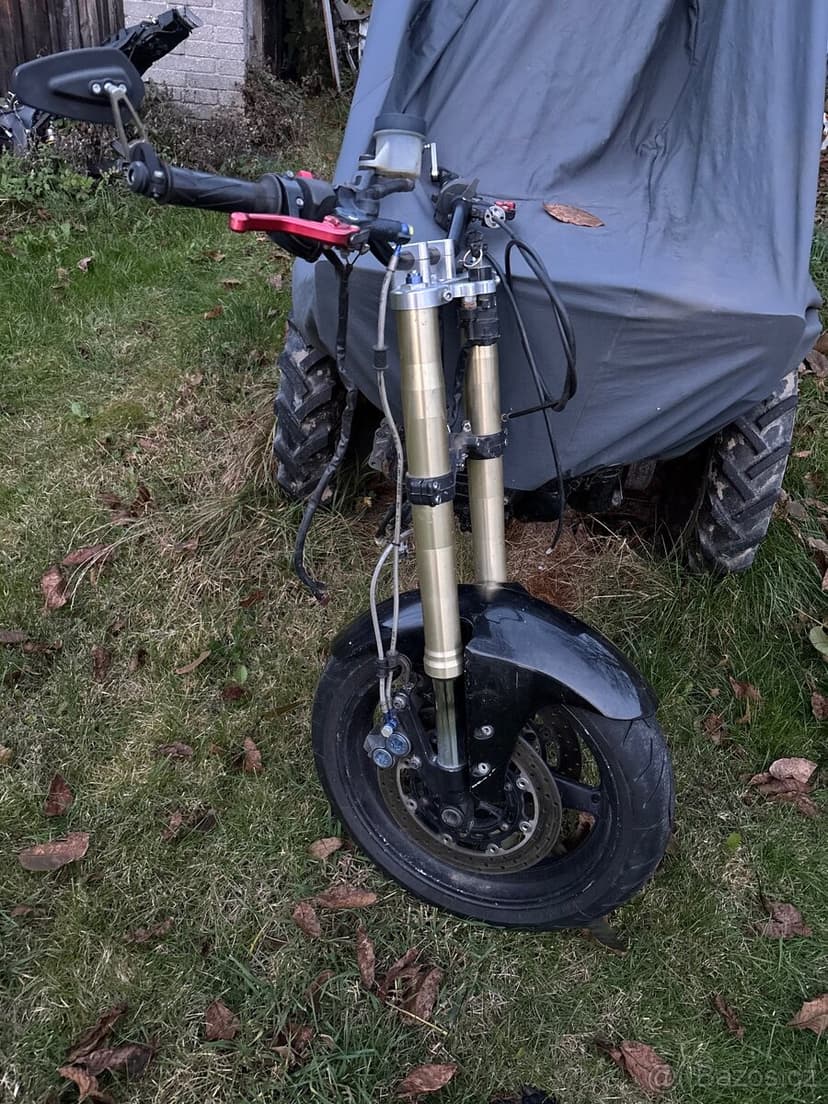 Predek na street prestavbu puvodne z Yamaha R1