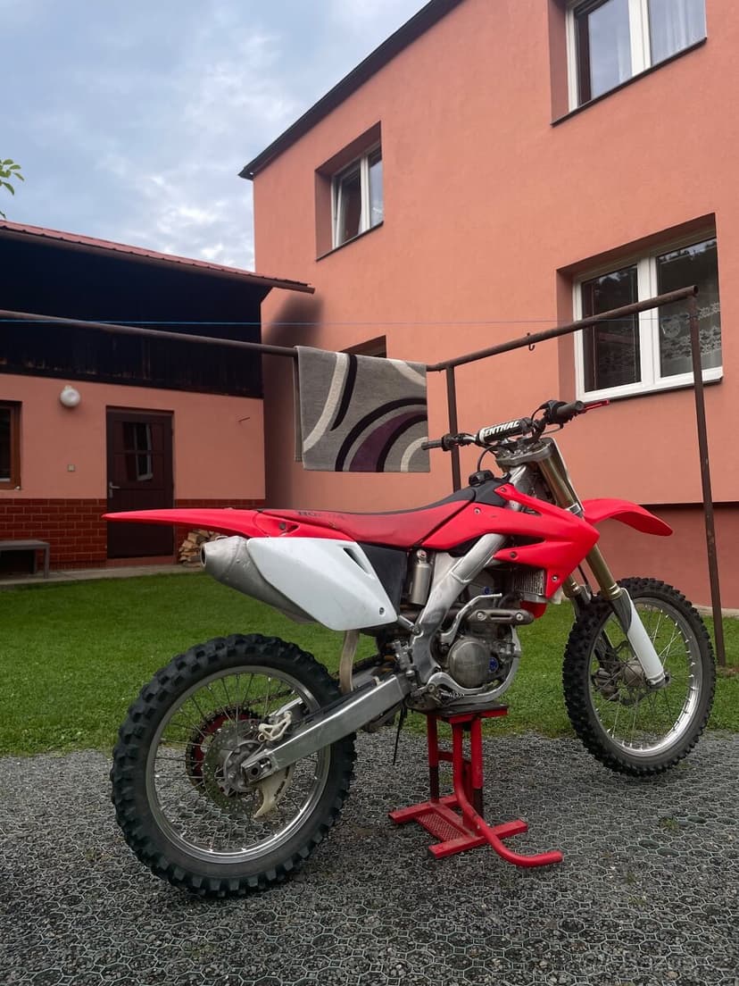 Honda crf 250 R 2005 - číst celý text