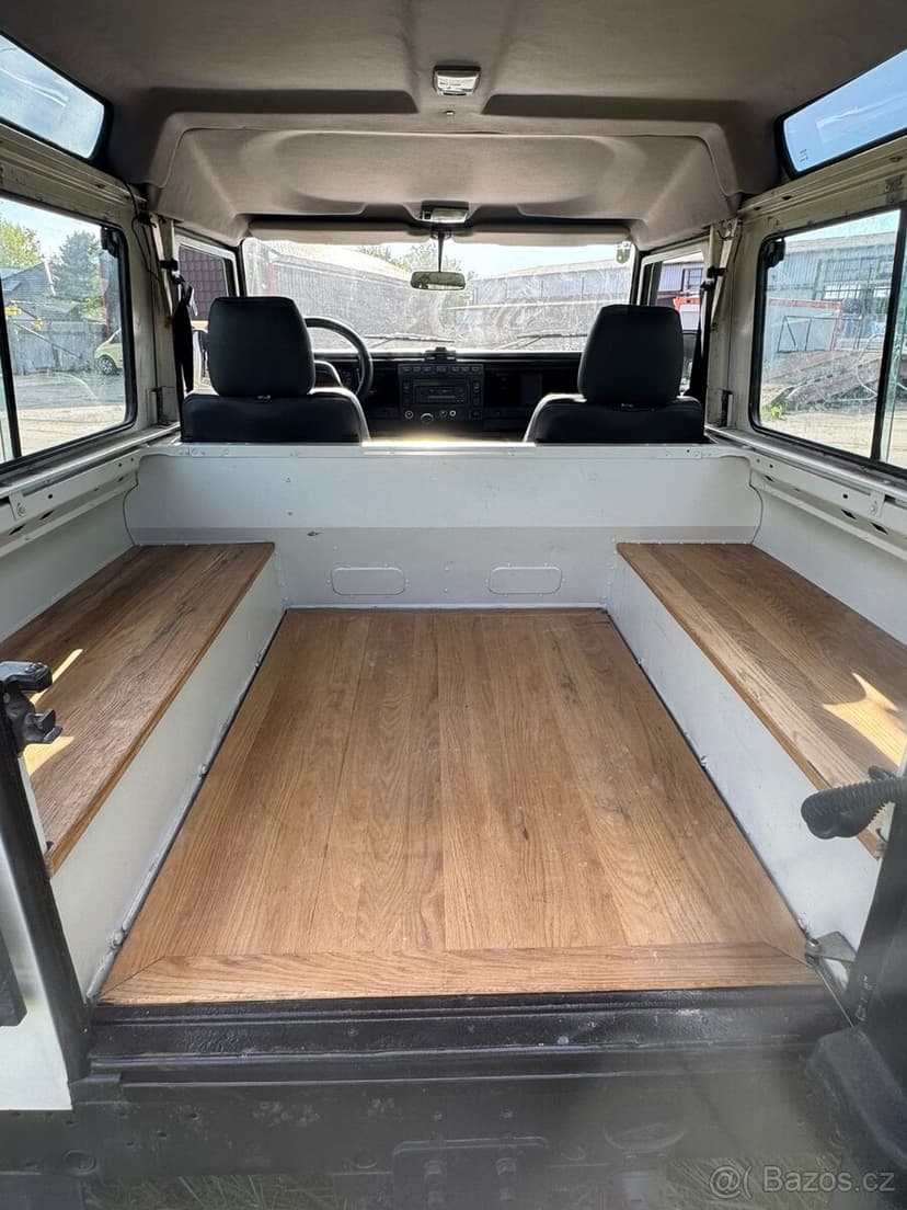 Land Rover Defender 90 Td5 (2004) – TOP STAV, bez koroze, ko