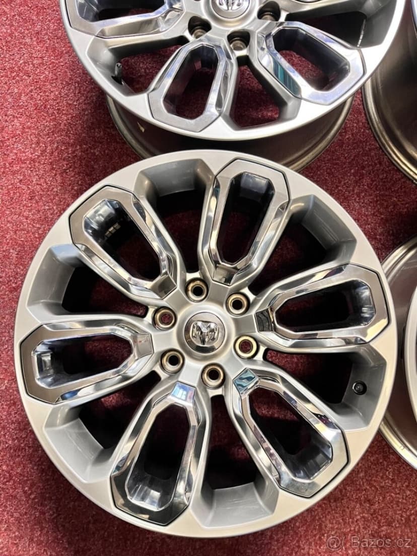 6x139.7 R20 Originál Dodge RAM 5.Generace - TOP STAV