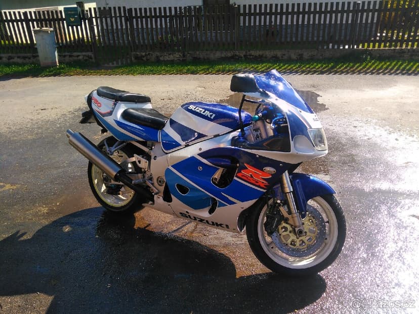 Prodám Suzuki GSX-R 750 SRAD. Výkon 99,5 kW