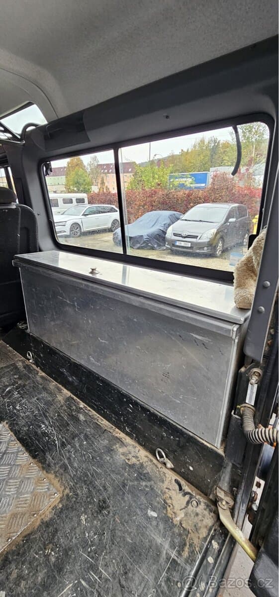 Boxy do kufru Defender 110 2007-2016
