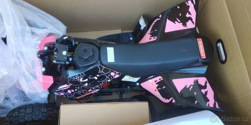 Nová růžová benzinová čtyřkolka 49ccm