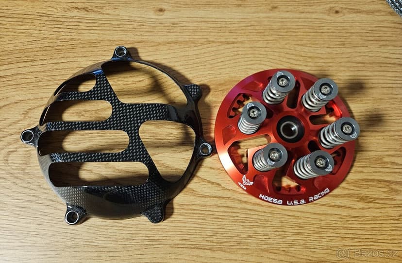 Karbon kryt na suchou spojku Ducati 900 750 800 1000ds