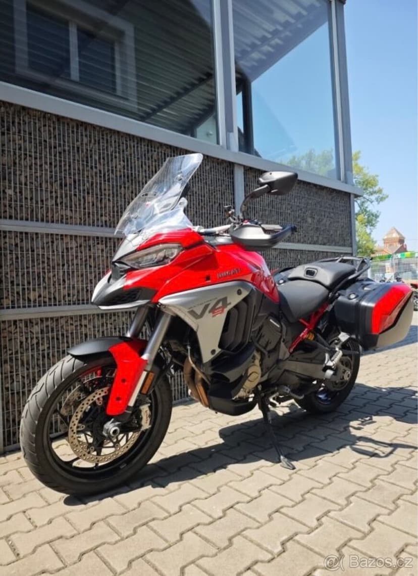 Ducati Multistrada V4 S Travel and Radar