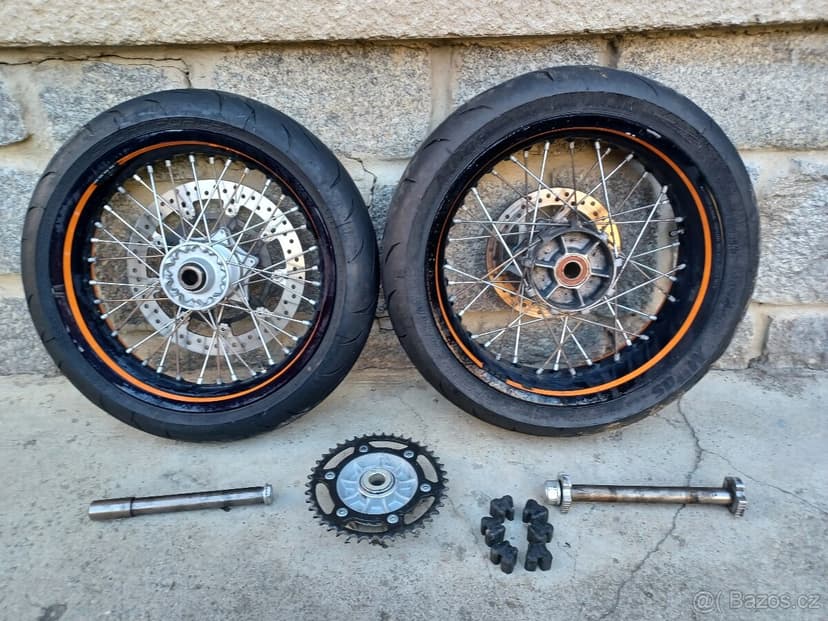 KTM LC4 690 SUPERMOTO KOLA