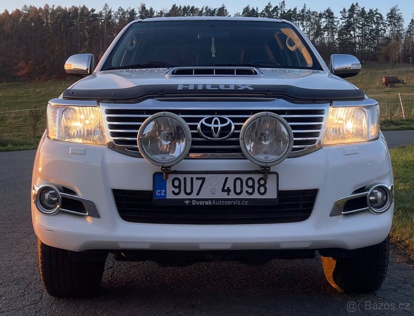 Toyota Hilux r 3.0 126kw automat, 200tis najeto, TOP tav