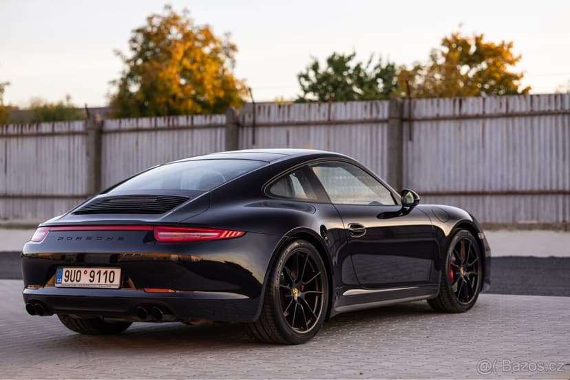 Porsche 911 Carrera 4 GTS | 3.8 | 27.600km |