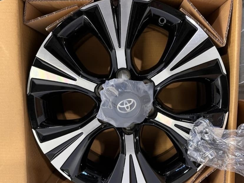 6x139.7 r19 Original Toyota Land Cruiser,Hilux Nové