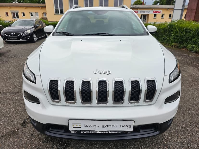 JEEP CHEROKEE 2016 3.2 V6 202kW LATITUDE,NAJETO 100 000KM