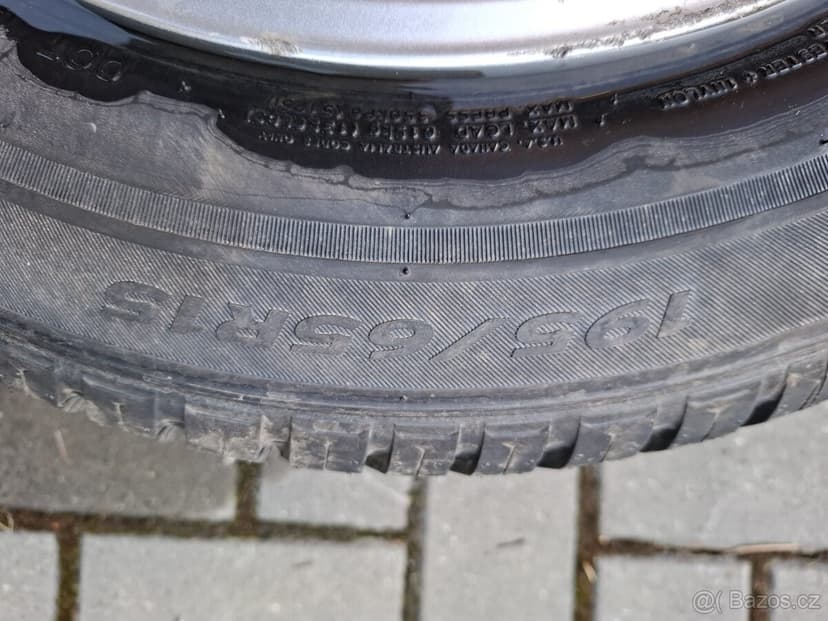 Celoroční Hankook 195/65 R15 Kinergy 45 + disky 7Jx15H2