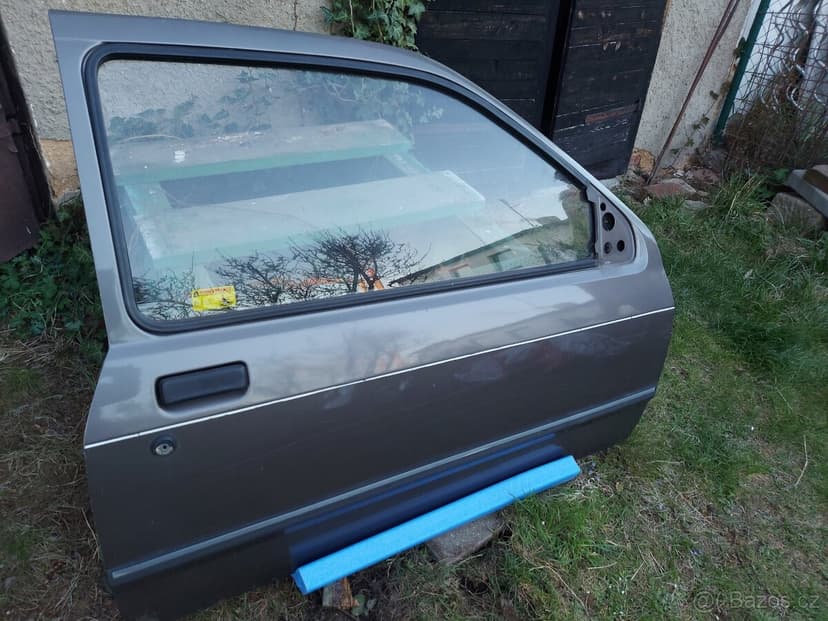 Dveře Ford Sierra coupe /XR4