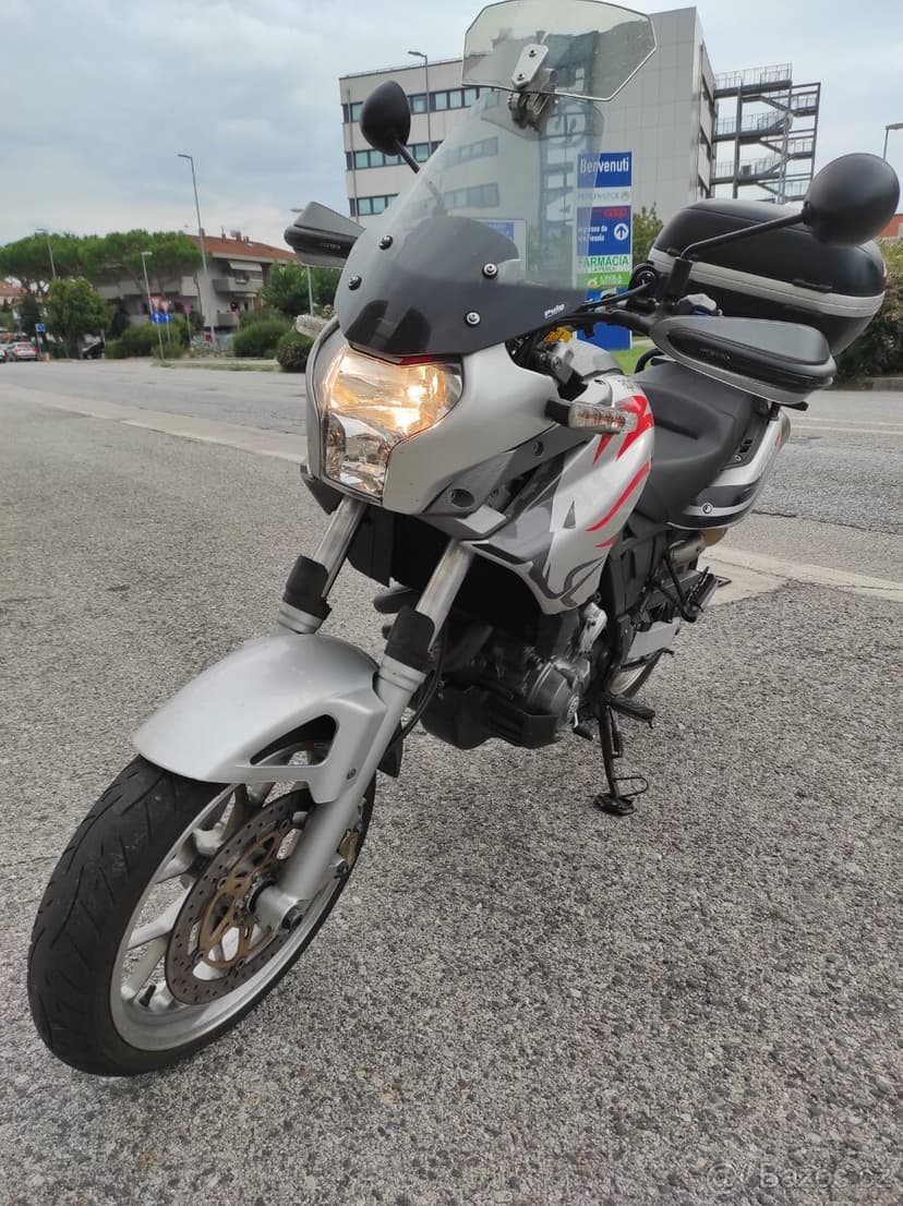 Aprilia Pegaso 650 Strada (2007) TOP, 35kW - A2, doplňky