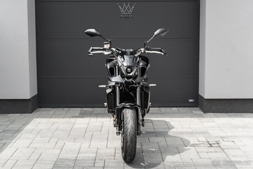 Yamaha MT-09 + Výfuk Akrapovič so zvodami