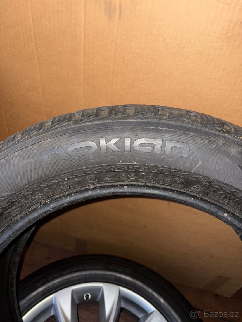 Kolo na Land Rover Discovery sport