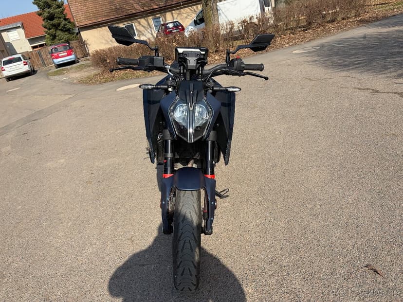 KTM duke125, r.v: 10/2024, 11kw, 6000km, TOP.