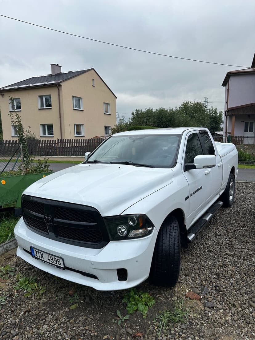 Dodge ram 1500 5,7 V8 hemi 4x4 LPG
