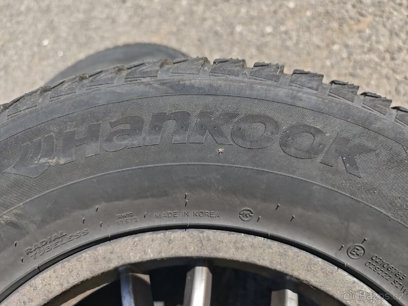 Pneu plus ráfky Nissan Patrol