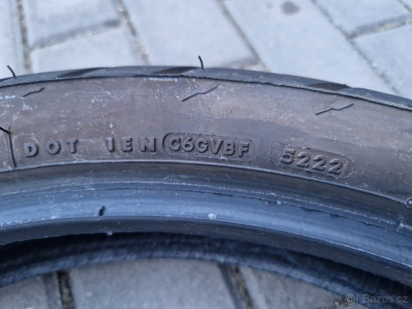 Moto pneu Bridgestone