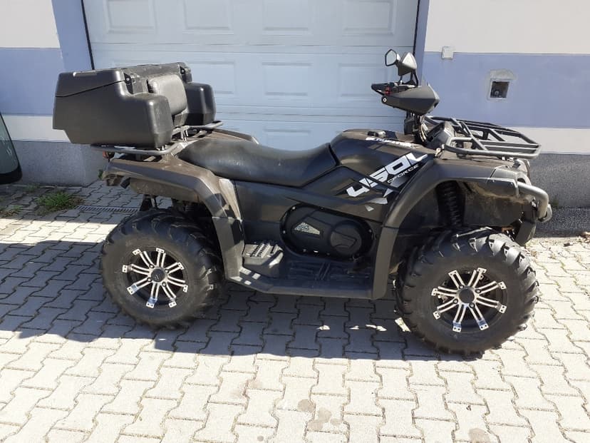 Gladiator CForce 450L, r.v.2017, najeto 2800km