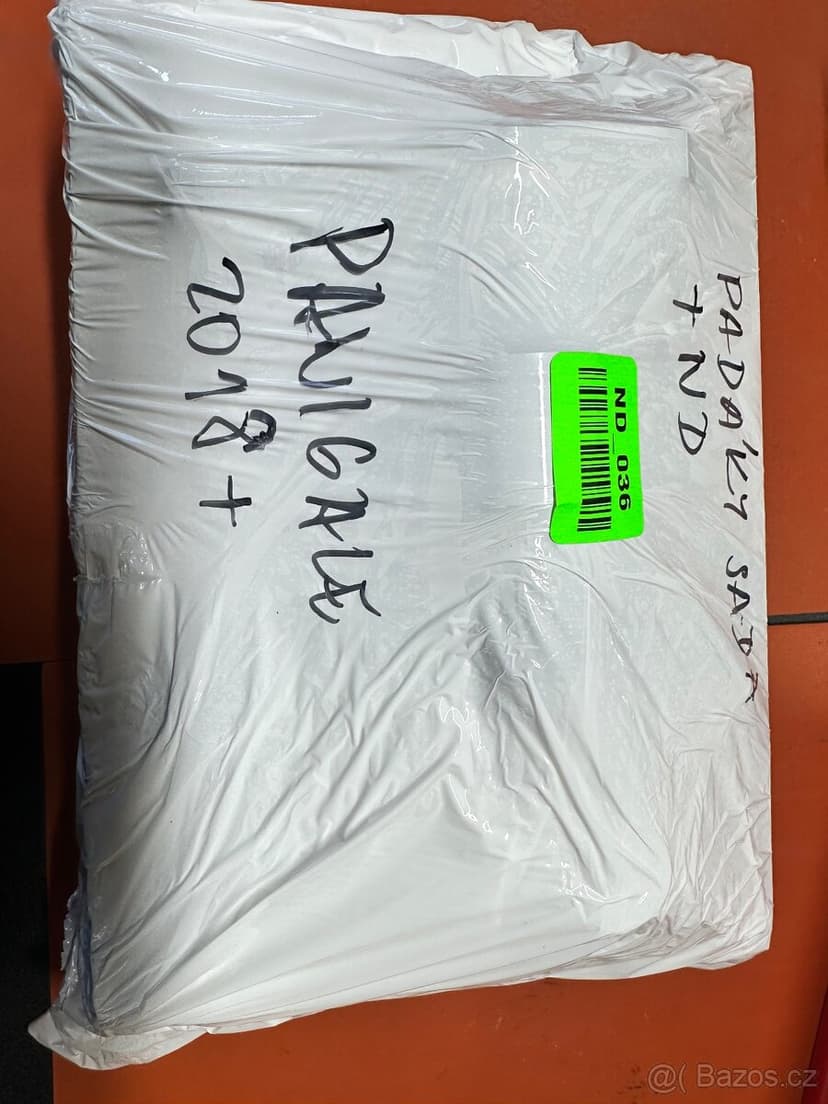 Ducati Panigale v4 padáky padací protektory crash bobbins