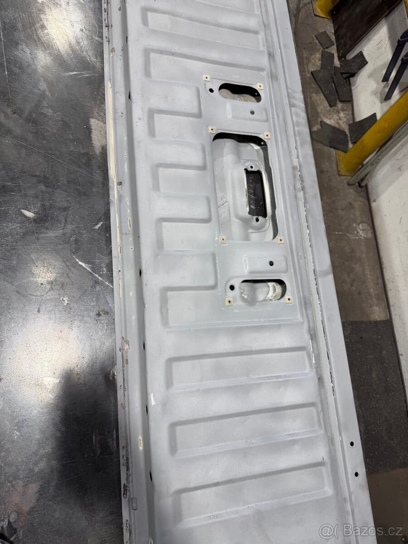 Dveře korby Toyota Hilux 96-05