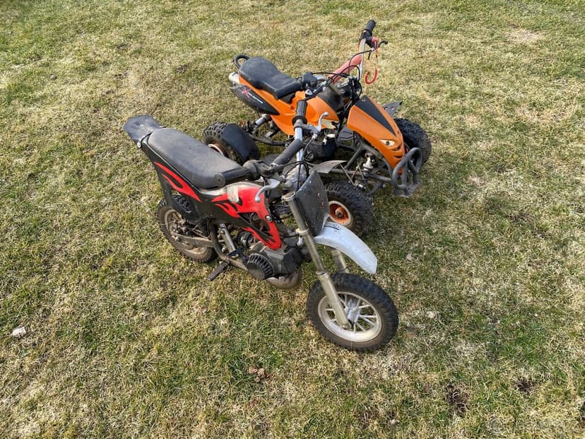 Dětská čtyřkolka a motorka