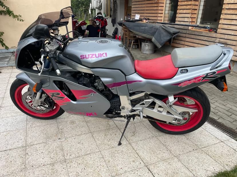 Suzuki GSXR 750W